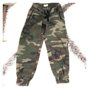 Camo aritzia xs pants